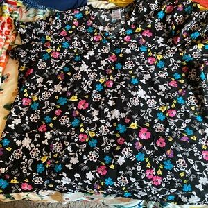 3XL women’s scrub top.